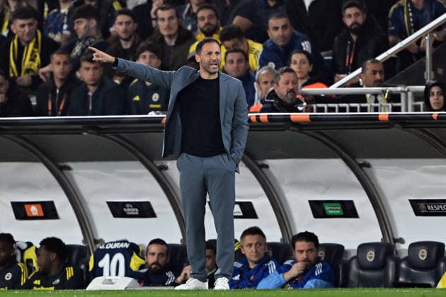 Fenerbahce v Ferencvarosi TC - UEFA Europa League ISTANBUL, TURKIYE - NOVEMBER 27: Head coach Domenico Tedesco of Fenerbahce reacts during the UEFA Europa League week 5 match between Fenerbahce and Ferencvarosi TC at Chobani Stadium in Istanbul, Turkiye on November 27, 2025. Serhat Cagdas Anadolu Istanbul Turkey. Editorial use only. Please get in touch for any other usage.  Copyright: x2025xAnadoluxSerhatxCagdasx