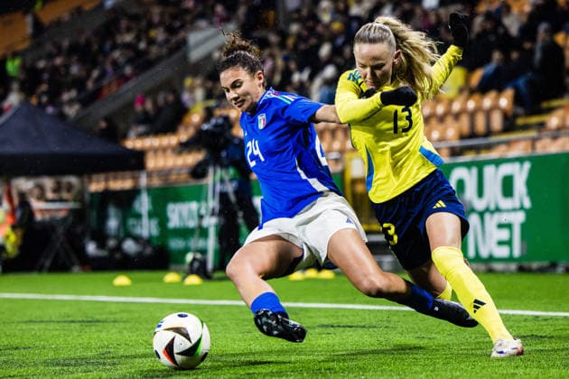 251127 Gaia Distefano of Italy and Matilda Vinberg of Sweden during the under-23 International Friendly, Länderspiel, Nationalmannschaft football match between Sweden and Italy on November 27, 2025 in Västeras. Photo: Kenta Jönsson BILDBYRAN COP 210 KJ0289 fotboll football soccer fotball u23 under 23 sverige sweden italien italy dam bbeng *** 251127 Gaia Distefano of Italy and Matilda Vinberg of Sweden during the under 23 international friendly football match between Sweden and Italy on November 27, 2025 in Västeras Photo Kenta Jönsson BILDBYRAN COP 210 KJ0289 fotboll football soccer fotball u23 under 23 sverige sweden italien italy dam bbeng  Copyright: KENTAxJÖNSSON BB251127KJ030