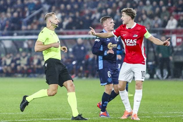 ALKMAAR , 27-11-2025 , AFAS Stadium , season 2025 2026 , UEFA Europa Conference League , third qualifying round, match between AZ and Shelbourne , AZ player Sven Mijnans AZ - Shelbourne  x32218718x Copyright: