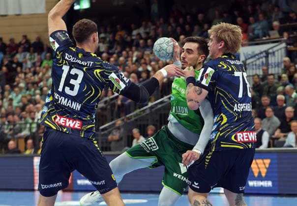 27.11.2025, xovx, Handball Daikin Handball Bundesliga, HSG Wetzlar - Rhein-Neckar Löwen v.l. Sebastian Heymann (Rhein-Neckar Löwen), Filip Vistorop (HSG Wetzlar), Edwin Aspenbäck (Rhein-Neckar Löwen) Wetzlar Buderus-Arena Hessen Deutschland (DE)
