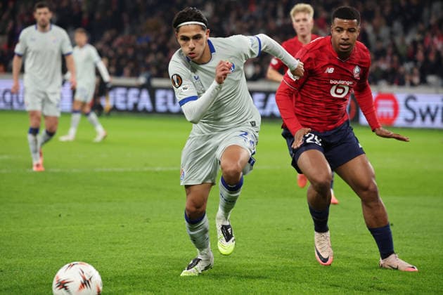 FOOTBALL : LOSC Lille vs Dinamo Zagreb - UEFA Europa League - 27 11 2025 Matteo PEREZ VINLÖF (Dinamo Zagreb) et Hamza IGAMANE (LOSC Lille) lors du match LOSC Lille vs Dinamo Zagreb, UEFA Europa League phase de ligue, Decathlon Arena stade Pierre Mauroy, le 27 novembre 2025 - photo Laurent Sanson PsnewZ  Copyright: xLaurentxSANSONx xPsnewZx