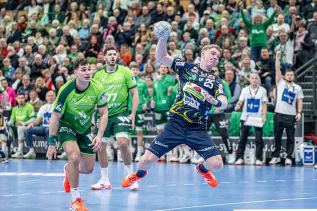 Handball Bundesliga; HSG Wetzlar - Rhein-Neckar-Löwen, 27.11.25 Haukur Thrastarson (Rhein-Neckar Löwen, 25), Josip Simic (HSG Wetzlar, 10), Stefan Cavor (HSG Wetzlar, 77) Handball Bundesliga; HSG Wetzlar - Rhein-Neckar-Löwen: Wetzlar, 27.11.25 Copyright: xBEAUTIFULxSPORTS Roeczeyx
