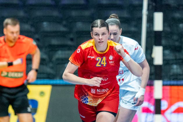 2025-11-27 Romania vs Croatia ROTTERDAM, NETHERLANDS - NOVEMBER 27: Alisia Boiciuc of Romania during the IHF Worldchampionship 2025 match for women, between Romania and Croatia at Ahoy on November 27, 2025 in Rotterdam, Netherlands. Rotterdam Ahoy Netherlands Content not available for redistribution in The Netherlands directly or indirectly through any third parties. Copyright: xHenkxSeppenx