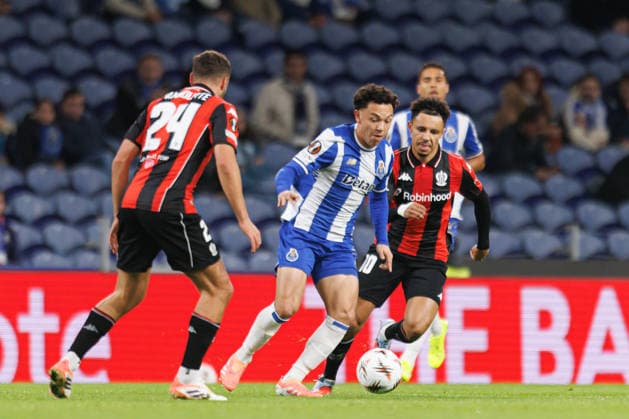 Pepe and Sofiane Diop seen during UEFA Europa League game between teams of FC Porto and OGC Nice (Bernardo Benjamim Ball Raw Images) Porto Estadio do Dragao Portugal Copyright: xBernardoxBenjamimx bernardobenjamim_fcporto_nice_2526-03