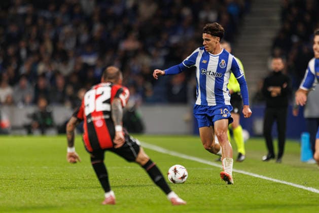 Gabri Veiga seen during UEFA Europa League game between teams of FC Porto and OGC Nice (Bernardo Benjamim Ball Raw Images) Porto Estadio do Dragao Portugal Copyright: xBernardoxBenjamimx bernardobenjamim_fcporto_nice_2526-71