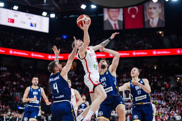 Turkiye v Bosnia and Herzegovina - FIBA World Cup European Qualifiers ISTANBUL, TURKIYE - NOVEMBER 27: Sehmuz Hazer (2) of Turkiye in action against Arslanagic (4) of Bosnia and Herzegovina during the FIBA World Cup European Qualifiers group C first basketball match between Turkiye and Bosnia and Herzegovina at Turkcell Basketball Development Centre in Istanbul, Turkiye on November 27, 2025. Hakan Akgun Anadolu Istanbul Turkey. Editorial use only. Please get in touch for any other usage.  Copyright: x2025xAnadoluxHakanxAkgunx