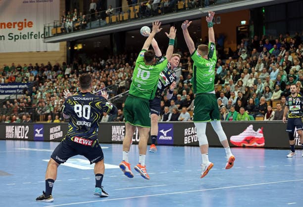 27.11.2025, xovx, Handball Daikin Handball Bundesliga, HSG Wetzlar - Rhein-Neckar Löwen v.l. Jannik Kohlbacher (Rhein-Neckar Löwen), Josip Simic (HSG Wetzlar), Haukur Thrastarson (Rhein-Neckar Löwen), Nikola Grahovac (HSG Wetzlar) Wetzlar Buderus-Arena Hessen Deutschland (DE)