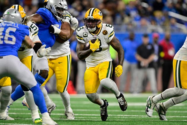 DETROIT, MI - NOVEMBER 27: Green Bay Packers RB Josh Jacobs (8) in action in the first quarter during the game between Green Bay Packers and Detroit Lions on November 27, 2025 at Ford Field in Detroit, MI ( CSM) Detroit United States - ZUMAc04_ 20251127_zma_c04_003 Copyright: xAllanxDranbergx