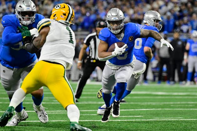 DETROIT, MI - NOVEMBER 27: Detroit Lions Running Back David Montgomery (5) runs up the middle during the game between Green Bay Packers and Detroit Lions on November 27, 2025 at Ford Field in Detroit, MI ( CSM) Detroit United States - ZUMAc04_ 20251127_zma_c04_007 Copyright: xAllanxDranbergx