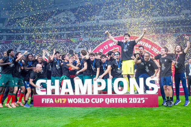 WM Fussball FIFA U17, U 17 U 17 U 17 U 17 U 17 Weltmeisterschaft Katar 2025, Portugal vs Österreich - Finale: Portugal wird Weltmeister nach dem 1:0 Sieg über Österreich durch Tor von ANISIO CABRAL Freude, Emotionen, Jubel - Trauer bei Österreich *** World Cup Football FIFA U17, U 17 U 17 U 17 U 17 World Cup Qatar 2025, Portugal vs Austria Final Portugal becomes world champion after beating Austria 1-0 with a goal by ANISIO CABRAL Joy, emotions, jubilation, sadness for Austria Copyright: xRedhaxHosnixSegganix