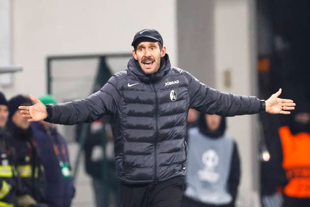 Julian Schuster (SC Freiburg, Trainer) , Tschechien, Fussball, UEFA Europa League, 5. Spieltag, 2025 2026, Viktoria Pilsen vs. SC Freiburg, 27.11.2025, Stadion mesta Plzne, Pilsen, Tschechien Pilsen Stadion mesta Plzne Tschechien Copyright: xGrantxHubbsx