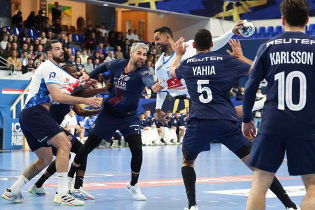 HANDBALL : Paris Saint Germain Vs Wisla Plock - Ligue des Champions - 27 11 2025 Melvyn Richardson (Orlen Wisla Plock) Vs Luka Karabatic (Paris Saint Germain) ParisFrance  Copyright: xMichaelxBaucherx