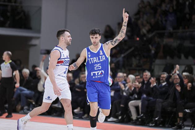 25 Tommaso Baldasso (Italia basketball team) Three-pointer during FIBA Basketball World Cup 2027 Qualifiers- Italy vs Iceland, Basketball FIBA Europe Cup match in Tortona, Italy, November 27 2025  Copyright: xNorbertoxMaccagno IPAxSportx xipa-agency.netx xx IPA_68450676 IPA_Agency_IPA68450676