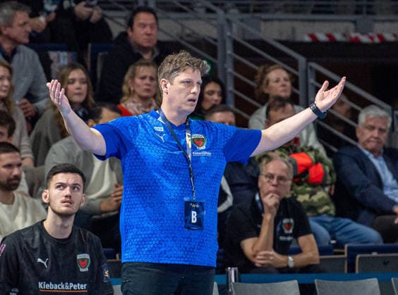 Handball, Herren, Saison 2025 2026, Champions League (Gruppe A, 9. Spieltag), Füchse Berlin - One Veszprem HC, Trainer Nicolej Krickau (Füchse Berlin), 27.11.2025, Copyright: xSebastianxRäppold MatthiasxKochx