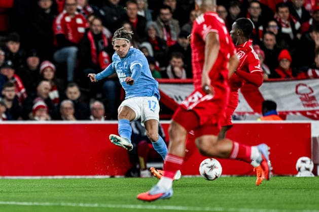 251127 Jens Stryger Larsen of Malmö FF during the UEFA Europa League football match between Nottingham Forest and Malmö FF on November 27, 2025 in Nottingham. Photo: Mathilda Schuler BILDBYRAN kod MA MA0897 fotboll football soccer fotball uefa europa league europa league nottingham forest malmö ff bbeng publik Copyright: MATHILDAxSCHULER BB251127MA083