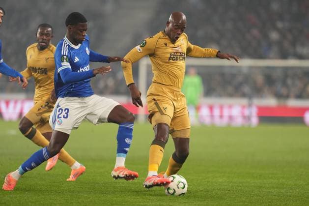 Jean Philippe Mateta of Crystal Palace and Mamadou Sarr of Strasbourg Strasbourg v Crystal Palace, UEFA Conference League, Group Stage, Football, Stade de la Meinau Strasbourg, Strasbourg, France - 27 Nov 2025Strasbourg Stade de la Meinau Strasbourg France EDITORIAL USE ONLY No use with unauthorised audio, video, data, fixture lists, club league logos or live services. Online in-match use limited to 120 images, no video emulation. No use in betting, games or single club league player publications.  Copyright: xDavexWinter Shutterstockx 15928086az