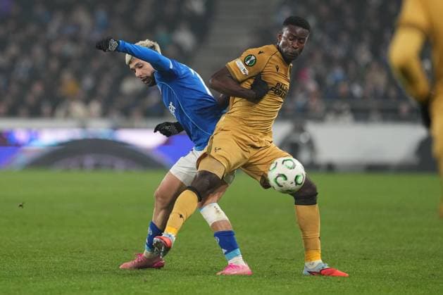 Marc Guehi of Crystal Palace and Julio Enciso of Strasbourg Strasbourg v Crystal Palace, UEFA Conference League, Group Stage, Football, Stade de la Meinau Strasbourg, Strasbourg, France - 27 Nov 2025Strasbourg Stade de la Meinau Strasbourg France EDITORIAL USE ONLY No use with unauthorised audio, video, data, fixture lists, club league logos or live services. Online in-match use limited to 120 images, no video emulation. No use in betting, games or single club league player publications.  Copyright: xDavexWinter Shutterstockx 15928086bd