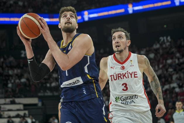Turkiye v Bosnia and Herzegovina - FIBA World Cup European Qualifiers ISTANBUL, TURKIYE - NOVEMBER 27: Turkiye’s Yigitcan Saybir (3) of the national team, Nationalteam and Bosnia and Herzegovina’s Ajdin Penava (L) compete during the 2027 FIBA World Cup European Qualifiers first round Group C match between Turkiye and Bosnia and Herzegovina at the Turkcell Basketball Development Center in Istanbul, Turkiye, on November 27, 2025. Beyza Comert Anadolu Istanbul Turkey. Editorial use only. Please get in touch for any other usage.  Copyright: x2025xAnadoluxBeyzaxComertx