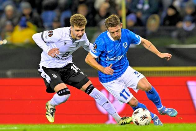 KRC Genk v Basel - UEFA Europa League GENK, BELGIUM - NOVEMBER 27 : Andrej Ba anin midfielder of Basel and Hrosovsky Patrik midfielder of KRC Genk during the UEFA Europa League 2025 26 League Phase MD5 match between KRC Genk and Basel on November 27, 2025 in Genk, Belgium, 27 11 2025 Genk Belgium  Copyright: xSesx