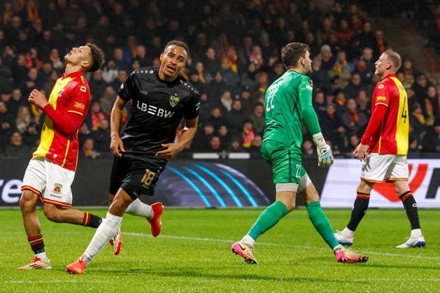 2025-11-27 Go Ahead Eagles v VfB Stuttgart - UEFA Europa League, League phase, MD5 DEVENTER, NETHERLANDS - NOVEMBER 27: Jamie Leweling of VfB Stuttgart celebrates after scoring his teams first goal during the UEFA Europa League, League phase, MD5 match between Go Ahead Eagles and VfB Stuttgart at De Adelaarshorst on November 27, 2025 in Deventer, Netherlands. Deventer De Adelaarshorst Netherlands Content not available for redistribution in The Netherlands directly or indirectly through any third parties. Copyright: xBenxGalx
