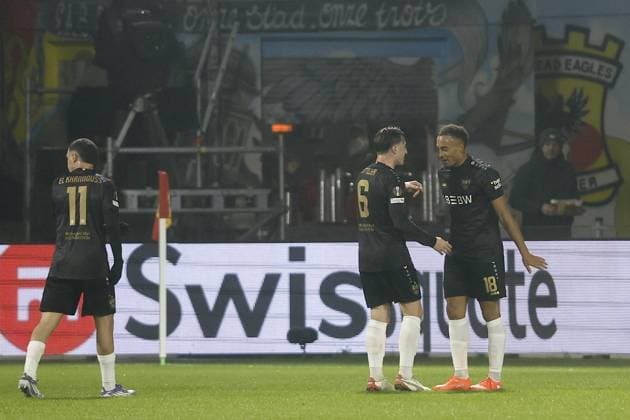 DEVENTER , 27-11-2025 , Stadium De Adelaarshorst , season 2025 2026 , UEFA Europa League football , League phase matchday 5 , match between Go Ahead Eagles and VFB Stuttgart , picture shows Stuttgart celebrating 0-2 , Stuttgart player Jamie Leweling Go Ahead Eagles - Stuttgart  x32221252x Copyright:
