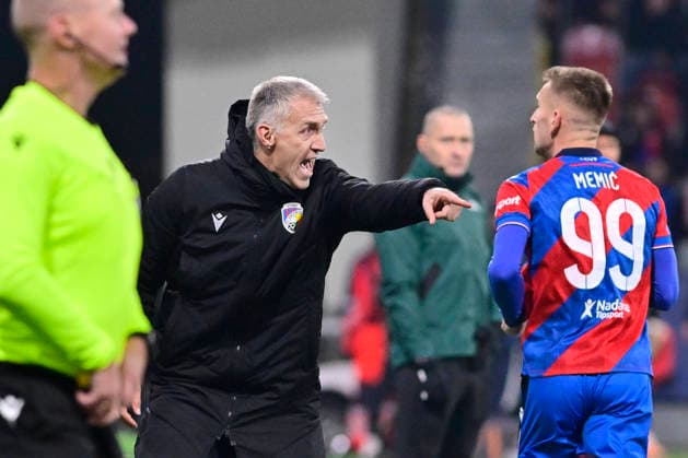 Viktoria head coach Martin Hysky during the Football Europa League, 5th round match: FC Viktoria Plzen vs SC Freiburg in Pilsen, Czech Republic, November 27, 2025. (CTKxPhoto MiroslavxChaloupka) CTKPhotoP2025112708122  CTKPhotoP2025112708122