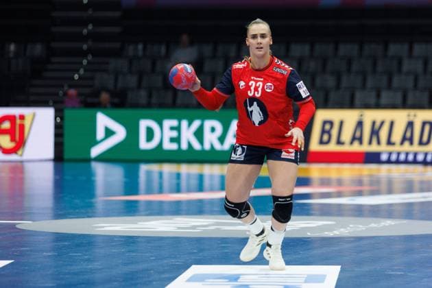 Thale Rushfeldt Deila (Norwegen) mit Ball, Norwegen vs Suedkorea, Handball, IHF Handball Weltmeisterschaft der Frauen, 1. Spieltag, 27.11.2025 Norwegen vs Suedkorea, Handball, IHF Handball Weltmeisterschaft der Frauen, 1. Spieltag, 27.11.2025 Copyright: xEibner-Pressefoto AlexanderxNeisx EP_ANS