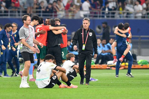 SOCCER - 2025 FIFA U17, U 17 World Cup DOHA,QATAR,27.NOV.25 - SOCCER - FIFA Under 17 World Cup Qatar 2025, final, Portugal vs Austria. Image shows the rejoicing of team POR and the disappointment of team AUT.  GEPAxpictures xRanjithxKumar