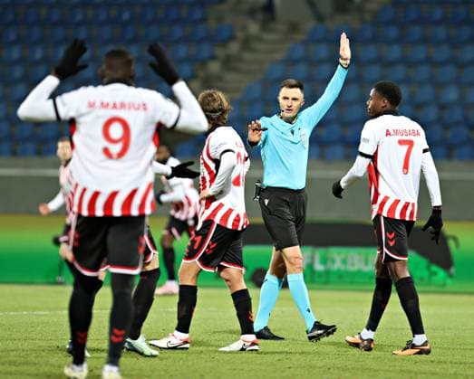 Breidablik v Samsunspor - UEFA Conference League REYKJAVIK, ICELAND - NOVEMBER 27: Samsunspor’s Marius Mouandilmadji gets object to the referee during the UEFA Conference League week 4 match between Breidablik and Samsunspor at Laugardalsvollur Stadium in Reykjavik, Iceland, on November 27, 2025. Veysel Altun Anadolu Reykjavik Iceland. Editorial use only. Please get in touch for any other usage.  Copyright: x2025xAnadoluxVeyselxAltunx