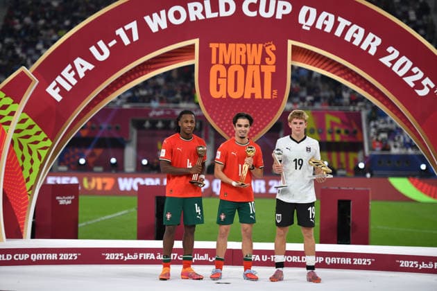 SOCCER - 2025 FIFA U17, U 17 World Cup DOHA,QATAR,27.NOV.25 - SOCCER - FIFA Under 17 World Cup Qatar 2025, final, Portugal vs Austria. Image shows Mauro Furtado, Mateus Mide (POR) and Johannes Moser (AUT). Keywords: Golden Boot.  GEPAxpictures xRanjithxKumar