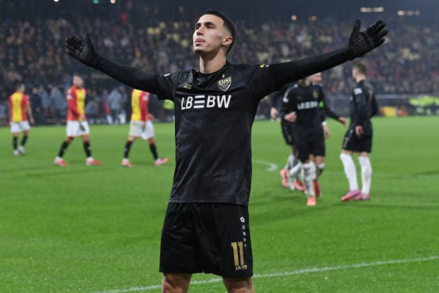 Fußball UEFA Europa League 5. Spieltag Go Ahead Eagles Deventer - VfB Stuttgart am 27.11.2025 im Stadion De Adelaarshorst in Deventer Torjubel zum 0:3 durch Bilal El Khannouss ( Stuttgart )