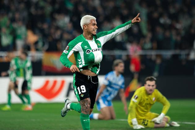 Real Betis Balompie v FC Utrecht - UEFA Europa League 2025 26 SEVILLE, SPAIN - NOVEMBER 27: Cucho Hernandez of Real Betis celebrates after scoring his team s first goal during the UEFA Europa League 2025 26 League Phase MD5 match between Real Betis Balompie and FC Utrecht at on November 27, 2025 in Seville, Spain.(Photo by Gabriel Colchero Photo Players Images Magara Press) Seville Estadio de la Cartuja Spain Copyright: xGabrielxColcherox