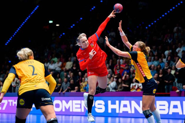 Handball, Frauen WM, Gruppe G: Schweden - Tschechien Valerie Smetkova (Tschechien) Stuttgart Porsche Arena Baden-Württemberg Deutschland