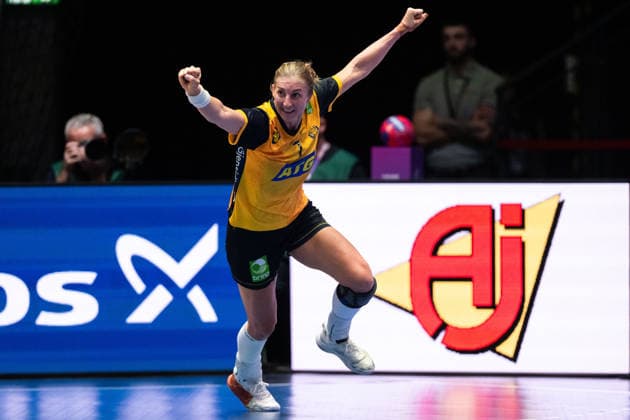 251127 Linn Blohm of Sweden celebrates during the 2025 IHF Women™s World Championship, WM, Weltmeisterschaft handball match between Sweden and Czech Republic on November 27, 2025 in Stuttgart. Photo: Emma Wallskog BILDBYRAN COP 320 EW0591 handball handboll handball bbeng vm handball-vm handbolls-vm ihf handball world championship world handball championship 2025 world championship 2025 sverige sweden tjeckien czech republic dam jubel Copyright: EMMAxWALLSKOG BB251127EW100