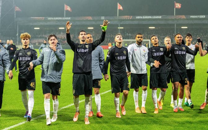 Deventer , Europa League Go Ahead Eagles Deventer vs. VfB Stuttgart , Jubel VfB , mitte: Atakan Karazor (( VfB )