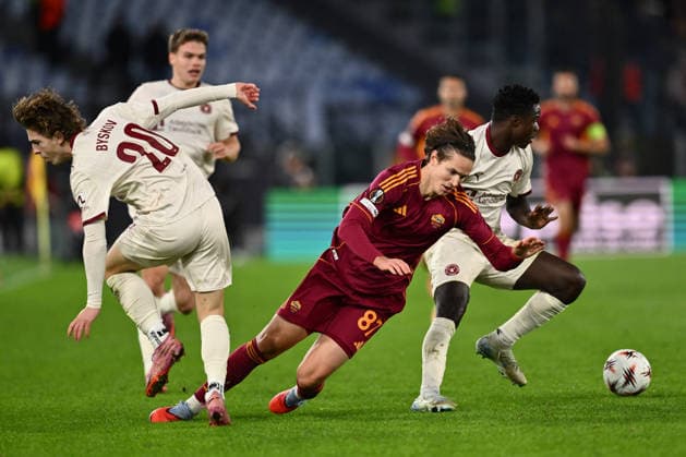 CALCIO - UEFA Europa League - AS Roma vs FC Midtjylland Valdemar Byskov of F.C. Midtjylland and Daniele Ghilardi of A.S. Roma are in action during the UEFA Europa League phase day 5 football match between between A.S. Roma and F.C. Midtjylland at the Olympic Stadium on November 27, 2025 in Rome, Italy. Rome Italy  Copyright: xIPAxSport ABACAx