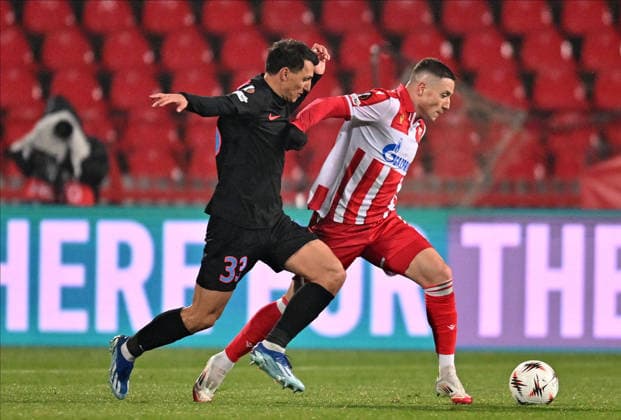 CRVENA ZVEZDA vs FCSB STEAUA BUCHAREST BRUNO DUARTE DA SILVA vs RISTO RADUNOVIÄÜ football Crvena zvezda vs FCSB Steaua Bucharest during UEFA Europa league match at Rajko Mitic stadium, Belgrade 27.11.2025 Foto: FOOTBALL, UEFA EUROPA LEAGUE, CRVENA ZVEZDA, RED STAR, FCSB STEAUA BUCHAREST Belgrade Rajko Mitic stadium Serbia Copyright: xMarkoxMetlas xMNxPressx