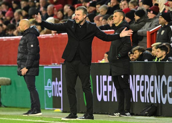 Aberdeen Manager Jimmy Thelin on the touch line Aberdeen v Noah, UEFA Conference League, Group Stage, Football, Pittodrie, Aberdeen, Scotland, UK - 27 Nov 2025Aberdeen Pittodrie Scotland United Kingdom EDITORIAL USE ONLY No use with unauthorised audio, video, data, fixture lists, club league logos or live services. Online in-match use limited to 120 images, no video emulation. No use in betting, games or single club league player publications. Copyright: xMarkxRunnacles Shutterstockx 15928083dq