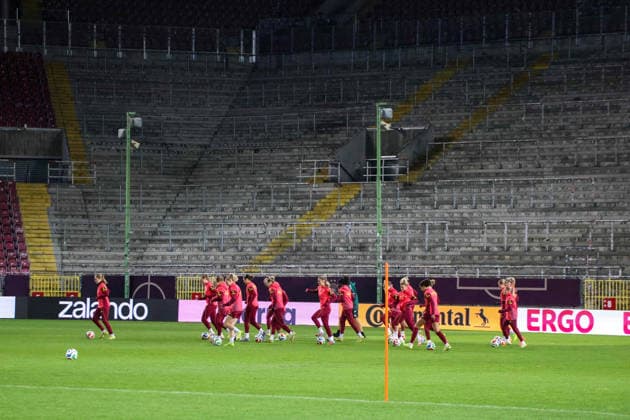 Kaiserslautern, Deutschland 27. November 2025: UEFA Nations League Women - Abschlusstraining - 2025 - Deutschland vs. Spanien Im Bild: Die Spielerinnen der deutschen Fußballnationalmannschaft der Frauen beim Abschlusstraining in Kaiserslautern Fritzwalter Stadion Rheinland Pfalz Copyright: xFotostandx xFantinix