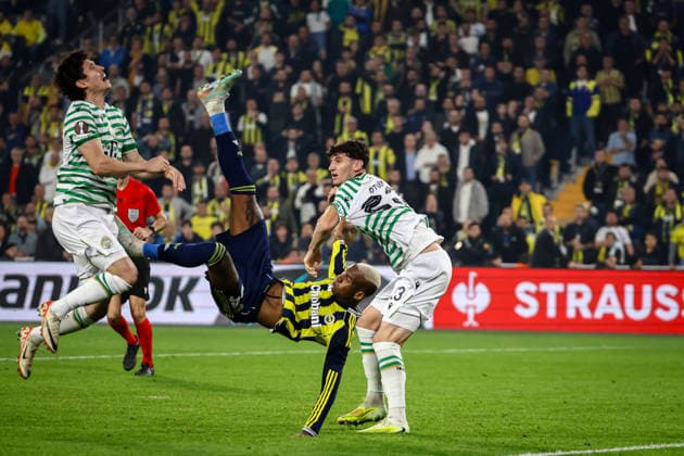 Fenerbahce vs Ferencvaros UEFA Europa League 2025-26 MD5 Acrobatic kick by Anderson Talisca of Fenerbahce SK during the match. Fenerbahce and Ferencvaros faced each other at UEFA Europa League 2025 26 League Phase MD5. The match took place in Chobani Fenerbahce Sukru Saracoglu Stadium on November 27th, 2025. Istanbul Istanbul Turkey Copyright: xBurakxBasturkx