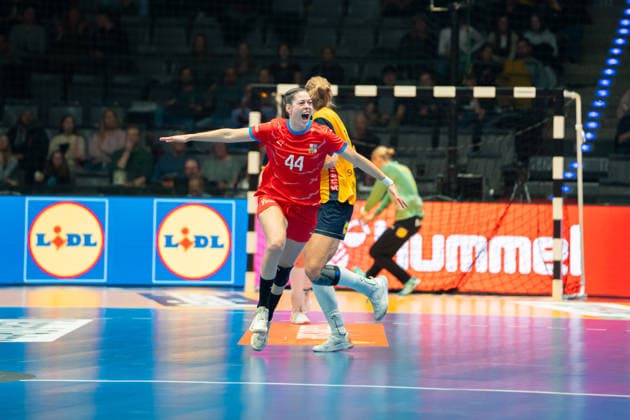 Handball I Frauen I Weltmeisterschaft I Vorrunde I 1. Spieltag I Schweden - Tschechien I 27.11.2025 Dominika Zachova (44, Tschechien) jubelt Stuttgart Porsche Arena Baden-Württemberg Deutschland Copyright: xLobeca MaxxPetershansx
