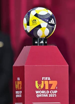 PORTUGAL vs AUSTRIA : FIFA U-17 WORLD CUP QATAR 2025 FINAL The FIFA U-17 World Cup official ball display prior to the FIFA U-17 World Cup Qatar 2025 final match between Portugal and Austria at Khalifa International Stadium in Doha, Qatar, on November 27, 2025. DOHA Qatar Copyright: xNOUSHADxTHEKKAYILx