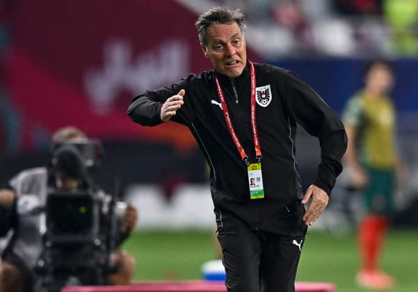 PORTUGAL vs AUSTRIA : FIFA U-17 WORLD CUP QATAR 2025 FINAL Head Coach of Austria Hermann Stadler reacts during the FIFA U-17 World Cup Qatar 2025 final match between Portugal and Austria at Khalifa International Stadium in Doha, Qatar, on November 27, 2025. DOHA Qatar Copyright: xNOUSHADxTHEKKAYILx