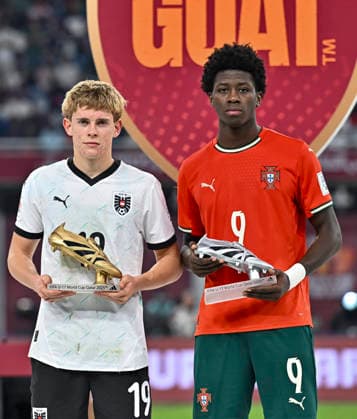 PORTUGAL vs AUSTRIA : FIFA U-17 WORLD CUP QATAR 2025 FINAL Johannes Mathias Moser (L) of Austria pose with Golden Boot award and Anisio Cabral (R) of Portugal pose with Silver Boot award after the FIFA U-17 World Cup Qatar 2025 final match between Portugal and Austria at Khalifa International Stadium in Doha, Qatar, on November 27, 2025. DOHA Qatar Copyright: xNOUSHADxTHEKKAYILx