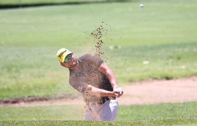 GOLF AUSTRALIAN PGA, Golf Herren Chris Malec of the United States plays pout of the bunker on the 7th hole during the 2nd Round of the Australian PGA Championship at Royal Queensland Golf Club in Brisbane, Friday, November 28, 2025. ( NO ARCHIVING, EDITORIAL USE ONLY BRISBANE QUEENSLAND AUSTRALIA  Copyright: xx 20251128192205644855