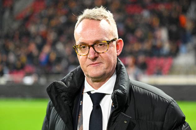 Deventer, De Adelaarshorst , 27.11.25, NLD, Herren, UEFA Europa Leaugue, Saison 2025-2026, Go Ahead Eagles Deventer - VfB Stuttgart Bild: v.li. Vorstandsvorsitzender Alexander WEHRLE (Stuttgart) UEFA regulations prohibit any use of photographs as image sequences and or quasi-video. Overijssel Niederlande