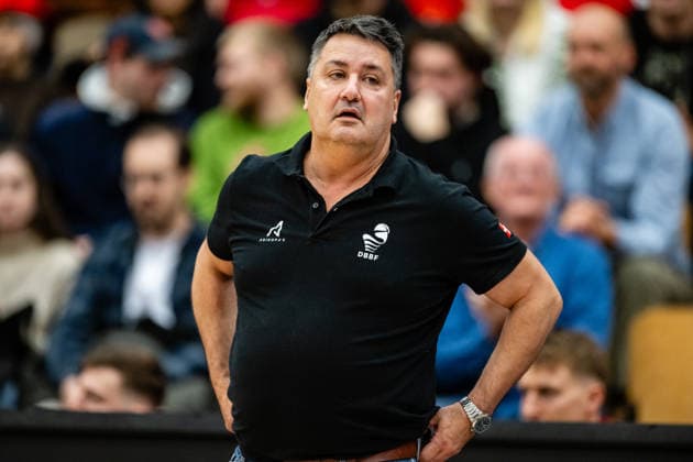 Denmark v Spain, FIBA World Cup 2027 European Qualifiers, Farum, Denmark Farum, Denmark. 27th, November 2025. Head coach Allan Foss of Denmark seen during the FIBA World Cup 2027 European qualifier between Denmark and Spain at Farum Arena in Farum.  Copyright: xGonzalesxPhoto TobiasxJorgensenx