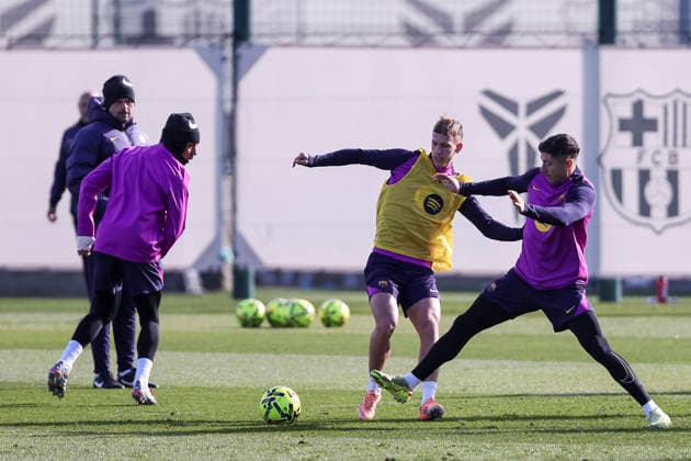 November 28, 2025, Sant Joan Despi, Barcelona, SPAIN: Dani Olmo, Robert Lewandowski and Jules Kounde during the training day of FC Barcelona, Barca ahead the Spanish League, La Liga EA Sports, football match against Deportivo Alaves at Ciudad Esportiva Joan Gamper on November 28, 2025 in Sant Joan Despi, Barcelona, Spain. Sant Joan Despi SPAIN - ZUMAa181 20251128_zaa_a181_016 Copyright: xJavierxBorregox