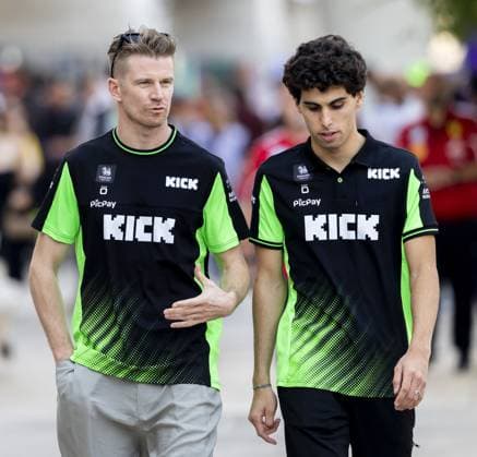 DOHA - Nico Hulkenberg and Gabriel Bortoleto (Kick Sauber) before free practice at the Lusail International Circuit, leading up to the Qatar Grand Prix. ANP SANDER KONING xVIxANPxSportx xxANPxIVx 543287792 originalFilename: 543287792.jpg