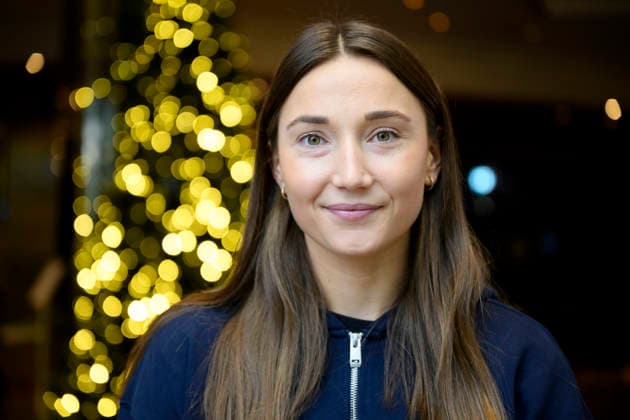STUTTGART 20251128 Sveriges Olivia Löfqvist pa en pressträff under damernas handbolls-VM i Stuttgart, Tyskland. STUTTGART TYSKLAND x10070x